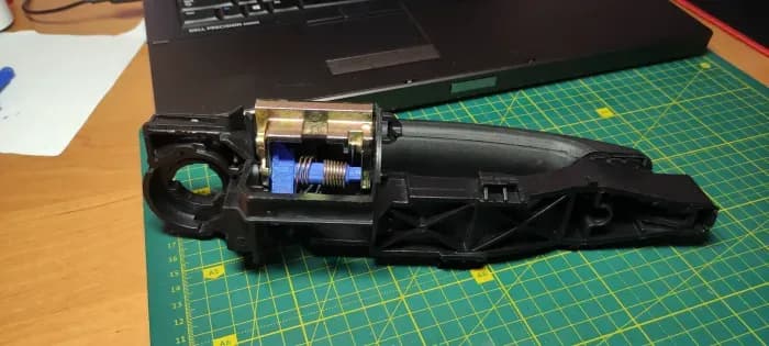 Réparation poignée Renault