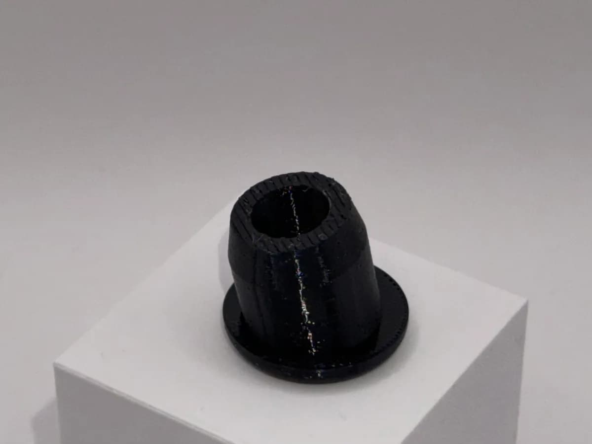 Gros plan sur la butée centrale de Citroën 2CV