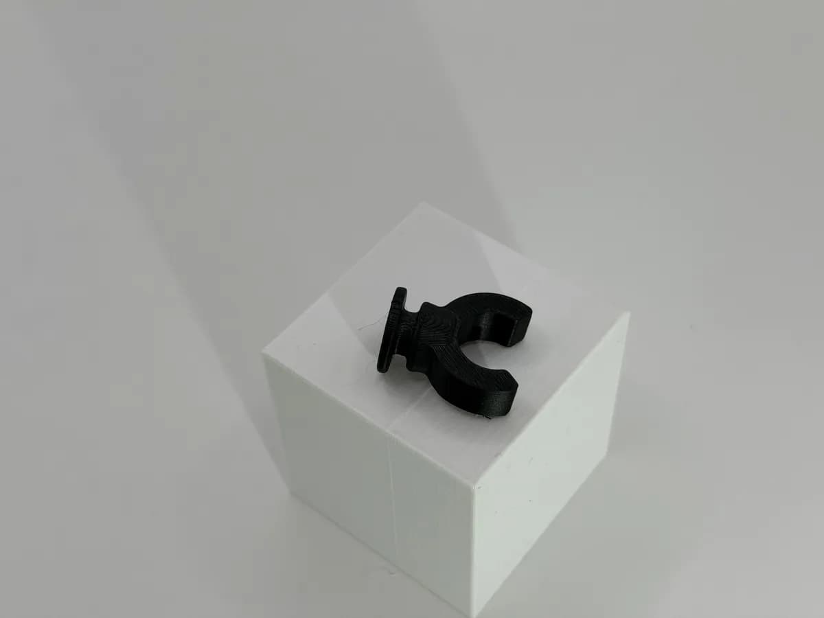 Clip Renforcé pour Plage Arrière Renault Twingo 3 - Miniature 4