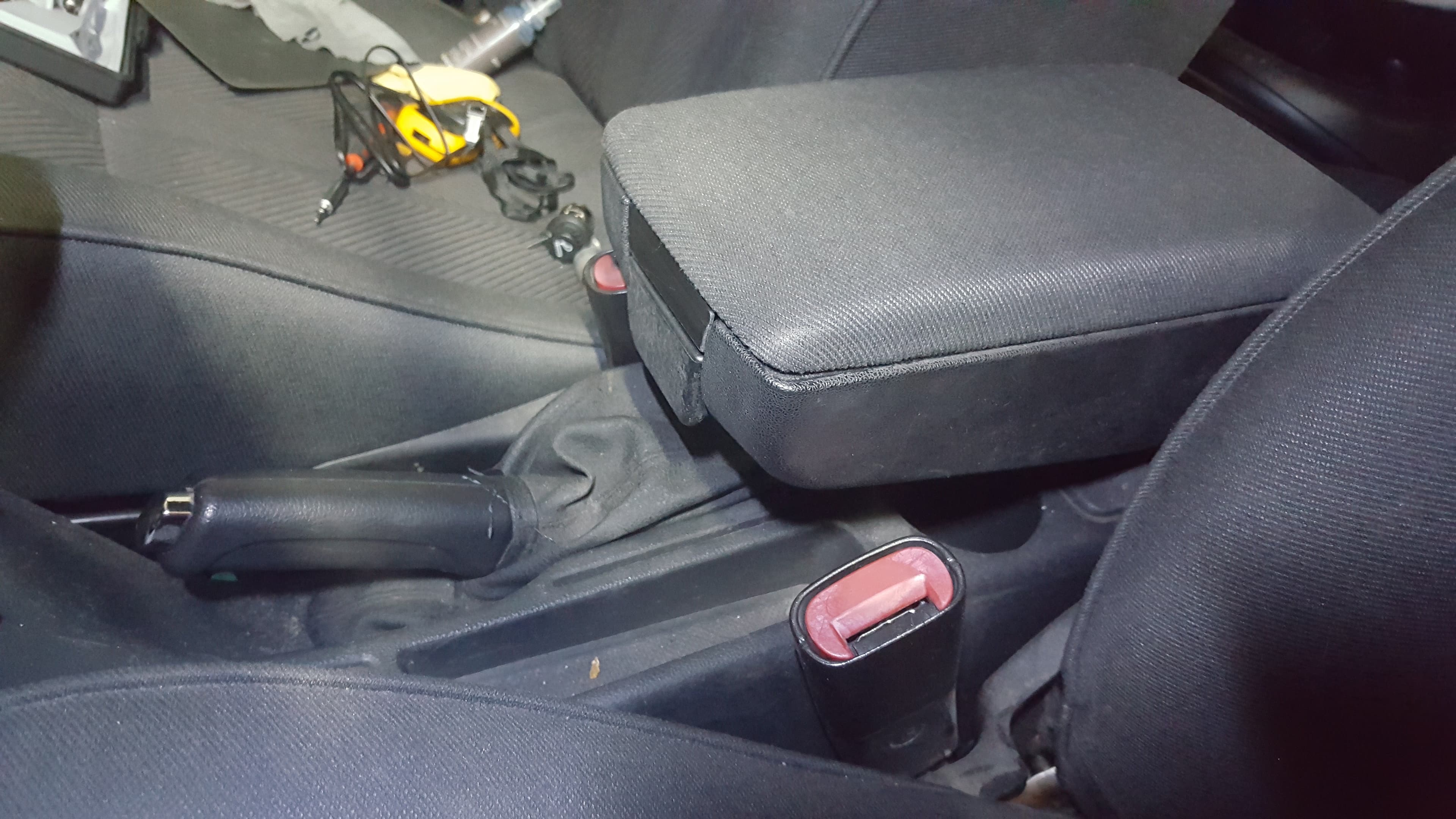 Bouton supérieur accoudoir Alfa Romeo 147 – Pièce de remplacement robuste - Miniature 3