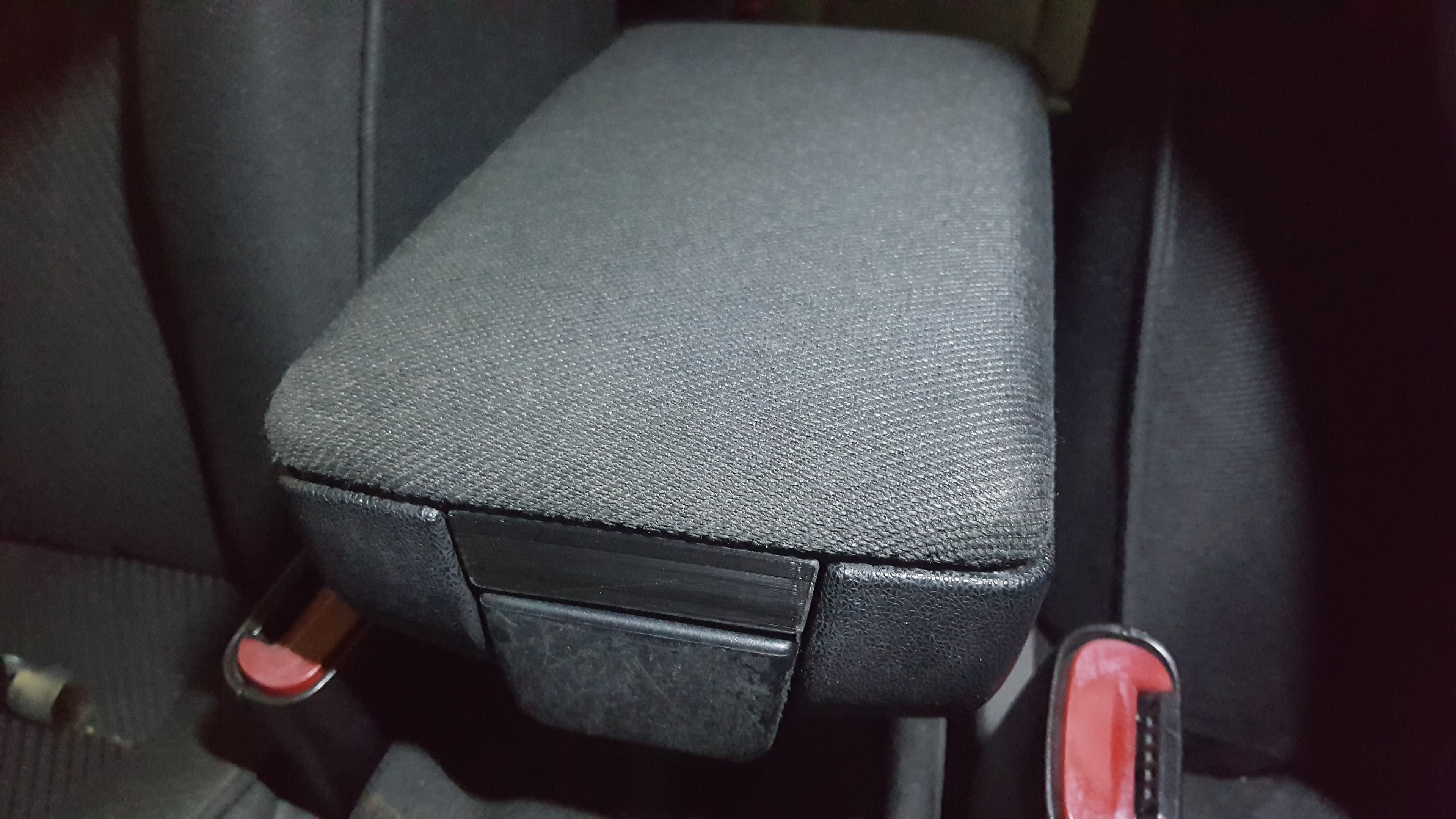 Bouton supérieur accoudoir Alfa Romeo 147 – Pièce de remplacement robuste - Miniature 4