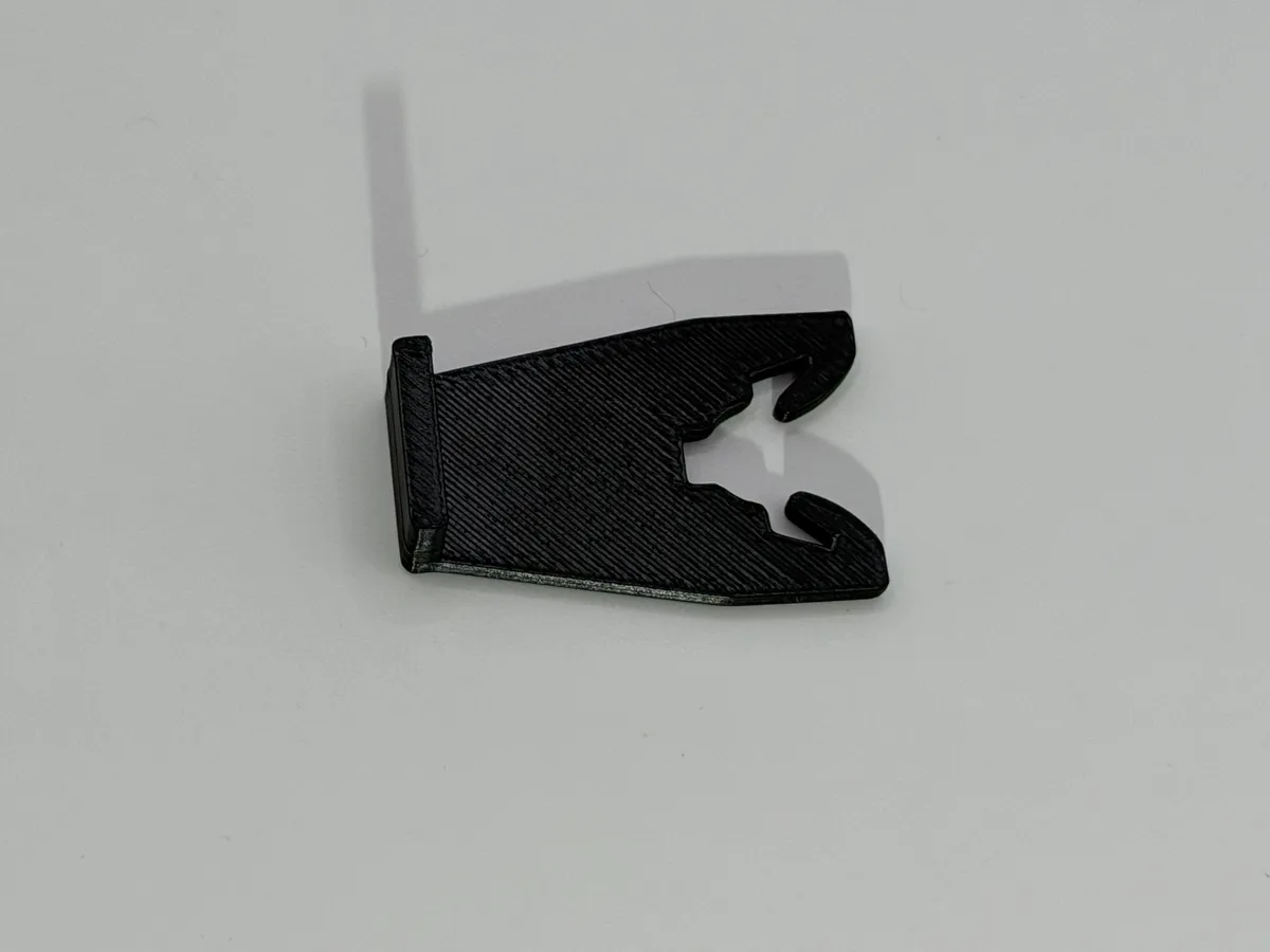 Clip de vitre Renault Clio II / Laguna II – Réf. 8200002026