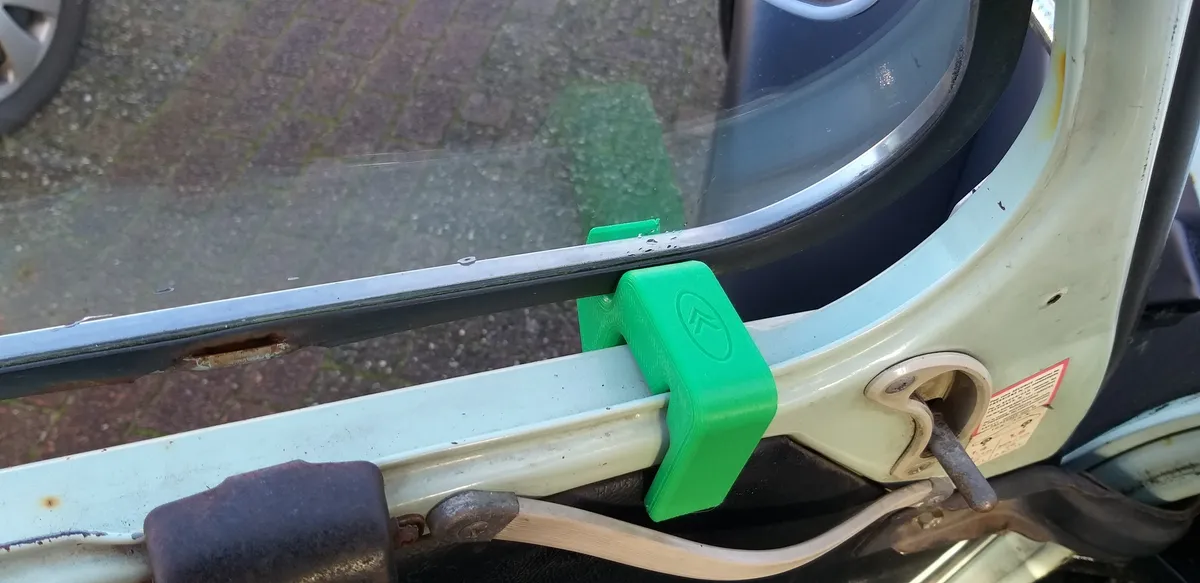 Window wedge for Citroën 2CV