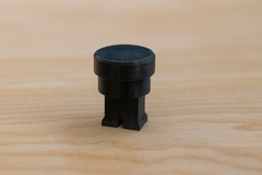 Clip de tablette coffre Renault Clio 2 – Réf. 7705099001 – Remplacement robuste
