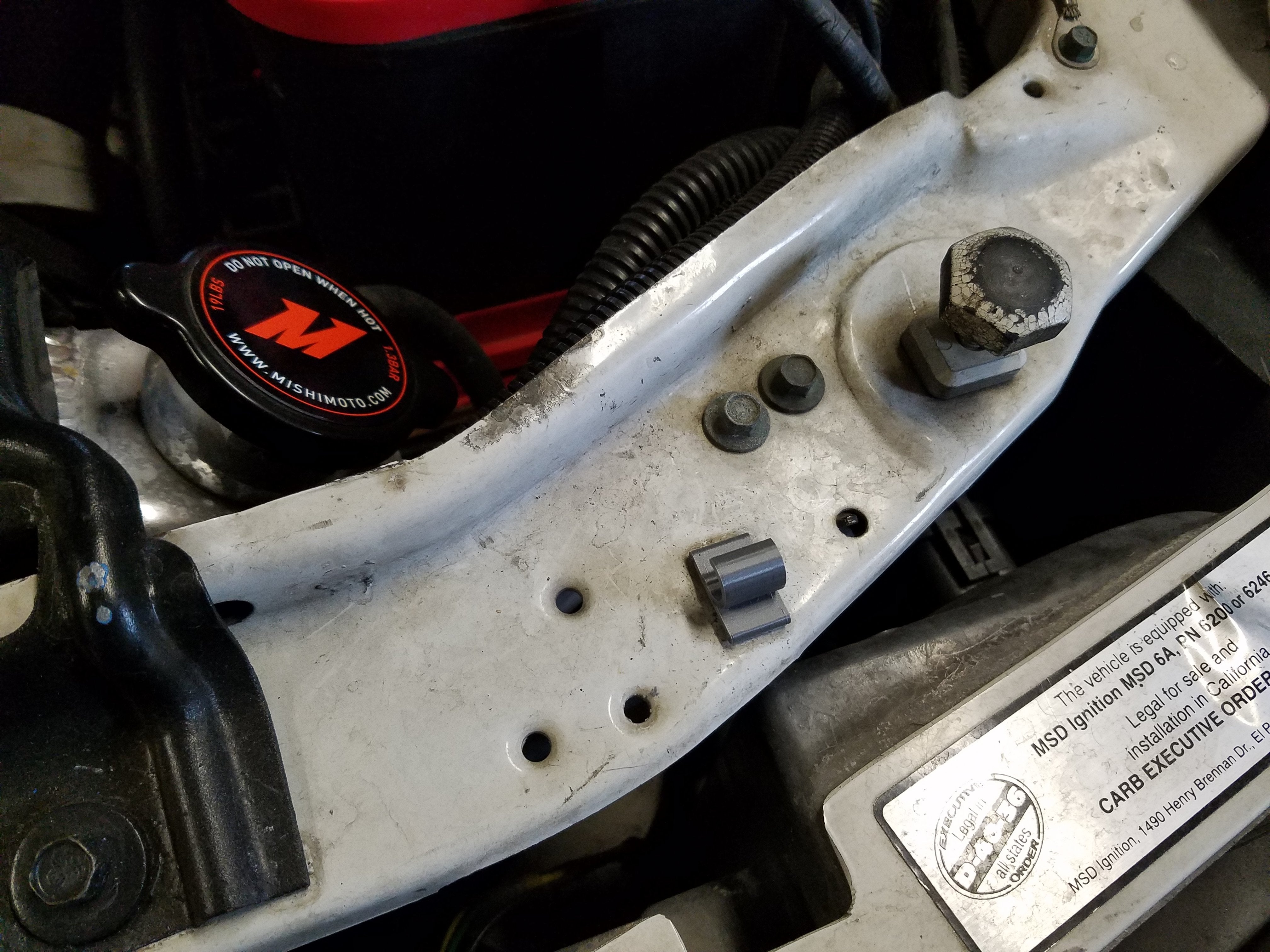 Clip maintien tige de capot compatible Ford Mustang – Réf. E7ZZ-16826-A