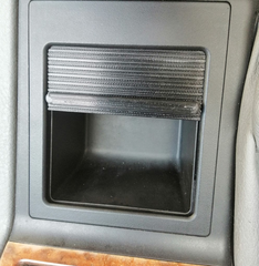 Vue latérale cache console centrale BMW E39 remplaçant OEM 51168210674