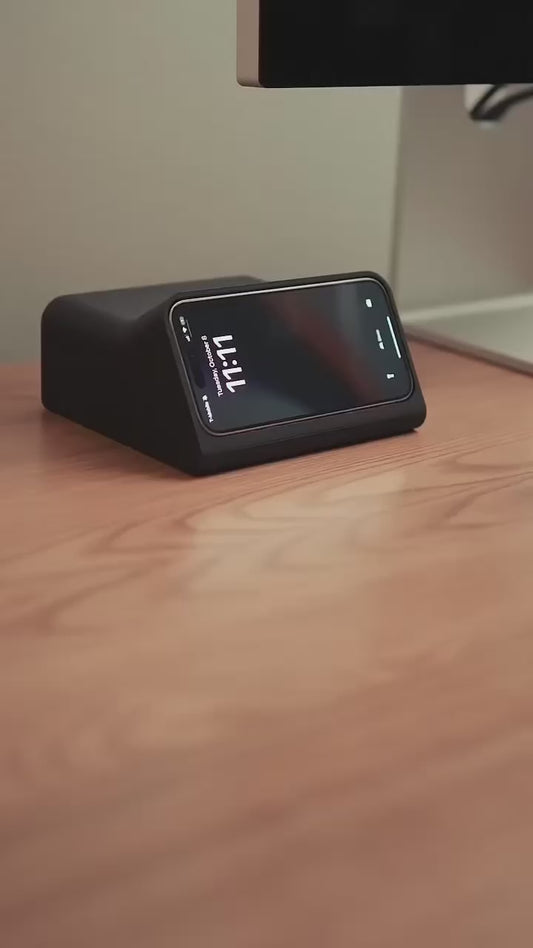 Support iPhone Mode Veille – Dock Imprimé en 3D  | Accessoire Bureau Design